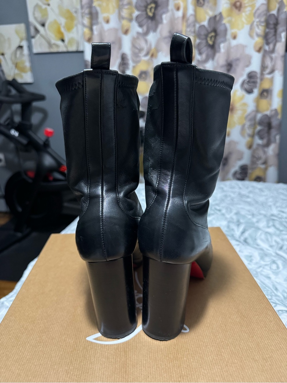 Christian Louboutin Black Leather High-Heel Sock Boots
Contrevent 100 NAPStretch - Picture 5 of 9